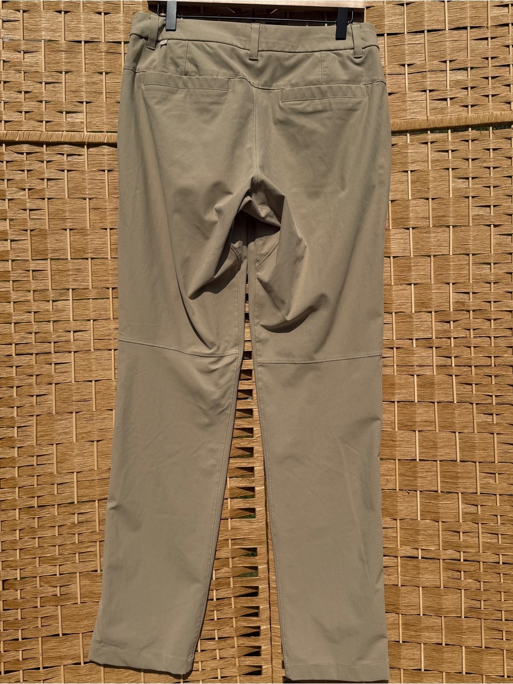 Lululemon Men’s Pants Olive / Khaki Color - Picture 4 of 8